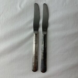 Vtg 2 Pair ESTATE International Silco Stainless Dinner Knives USA Discontinued